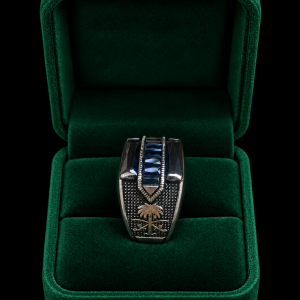 HYH Jewelry – Blue Zircon Channel-Set Saudi Emblem Silver Ring in 925 Sterling Silver